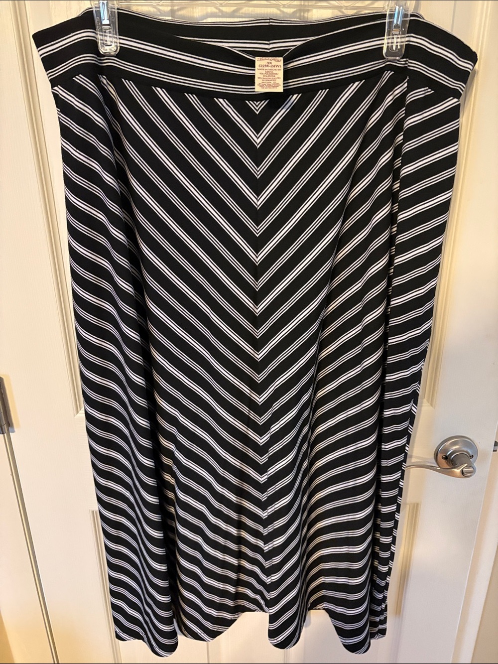 White Stag Black and White Chevron Maxi Skirt